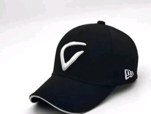 Black Minimal Logo Cap – Clean & Classic Everyday Style