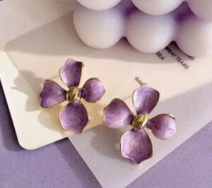 Chic Purple Flower Earrings 🌸✨
